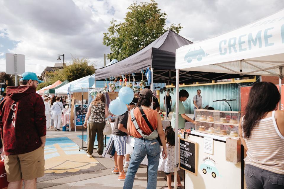 car free day market vendors