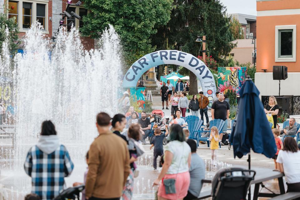 car free day fountain
